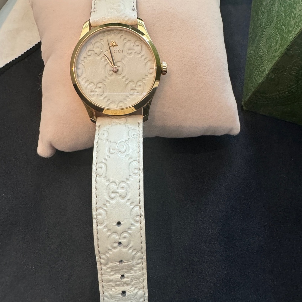 Gucci Bee watch